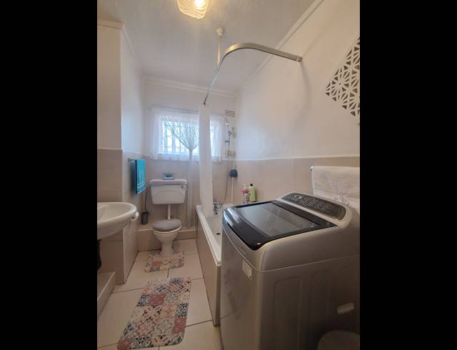 2 BEDROOM FLAT FOR SALE IN THREE RIVERS